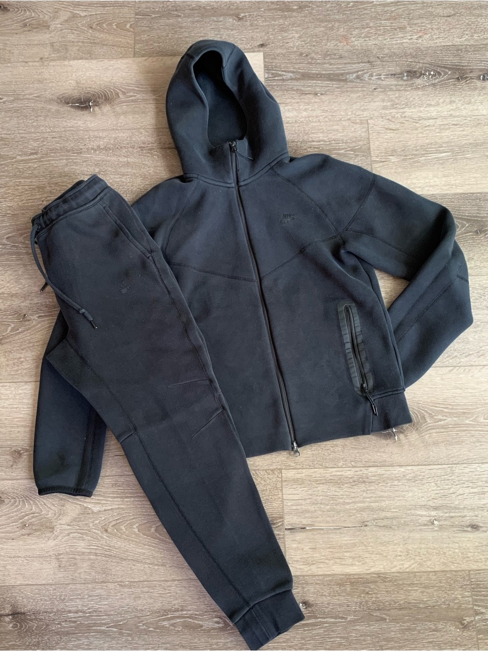 Nike Tech set Black, hoodie and sweatpants Size Small